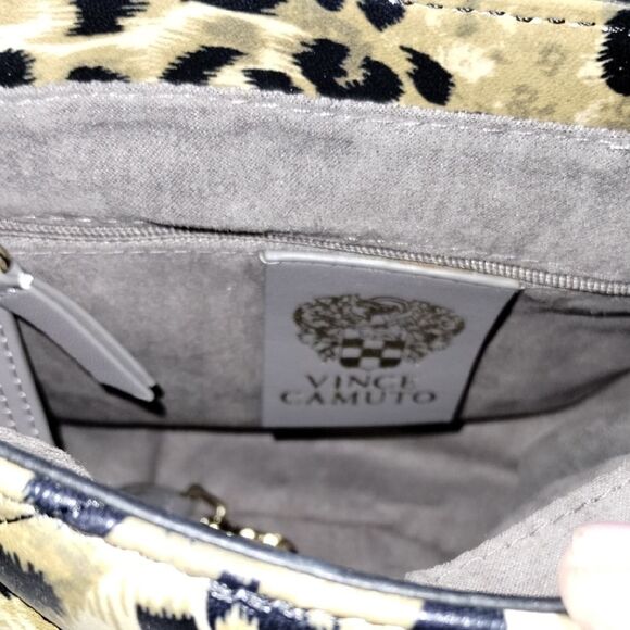 Vince Camuto Quilted Leopard Print Shoulder Bag – Gold Hardware, Bold Statement - Picture 7 of 7